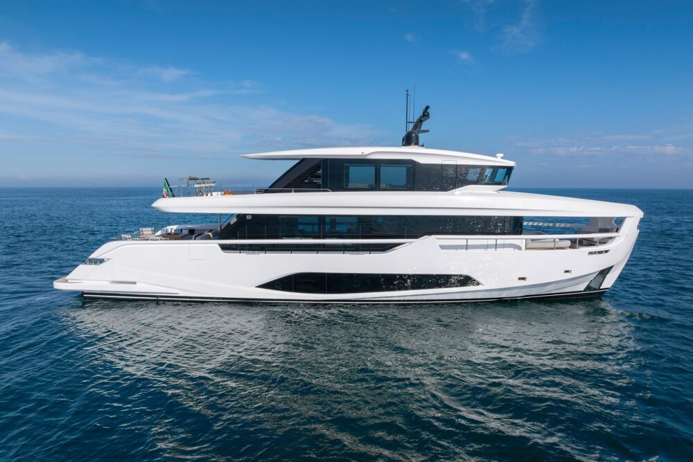 Ferretti Yachts INFYNITO 90 - Внешний вид - Ferretti Yachts INFYNITO 90