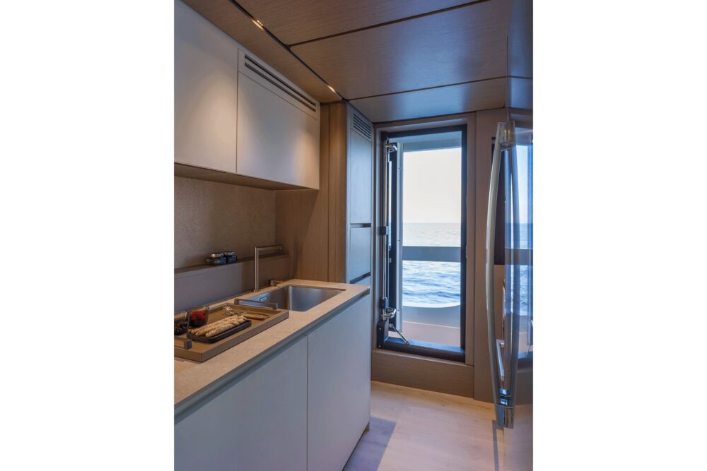 Ferretti Yachts INFYNITO 90 - Интерьер - Ferretti Yachts INFYNITO 90