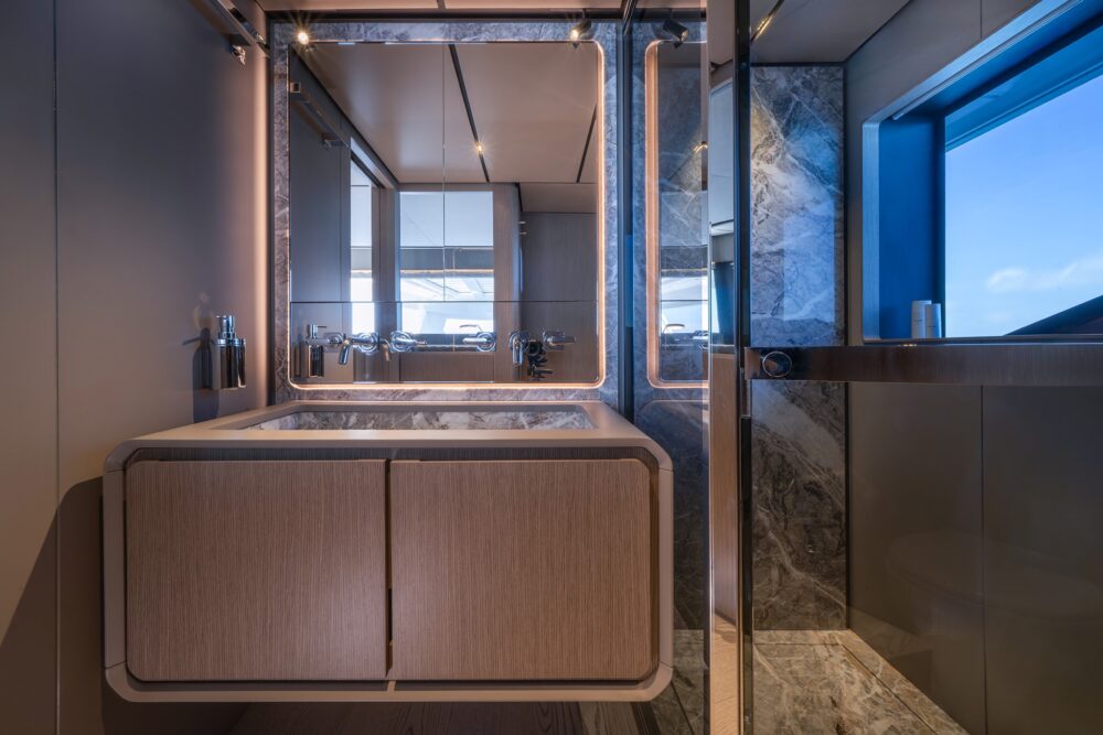 Ferretti Yachts INFYNITO 90 - Интерьер - Ferretti Yachts INFYNITO 90