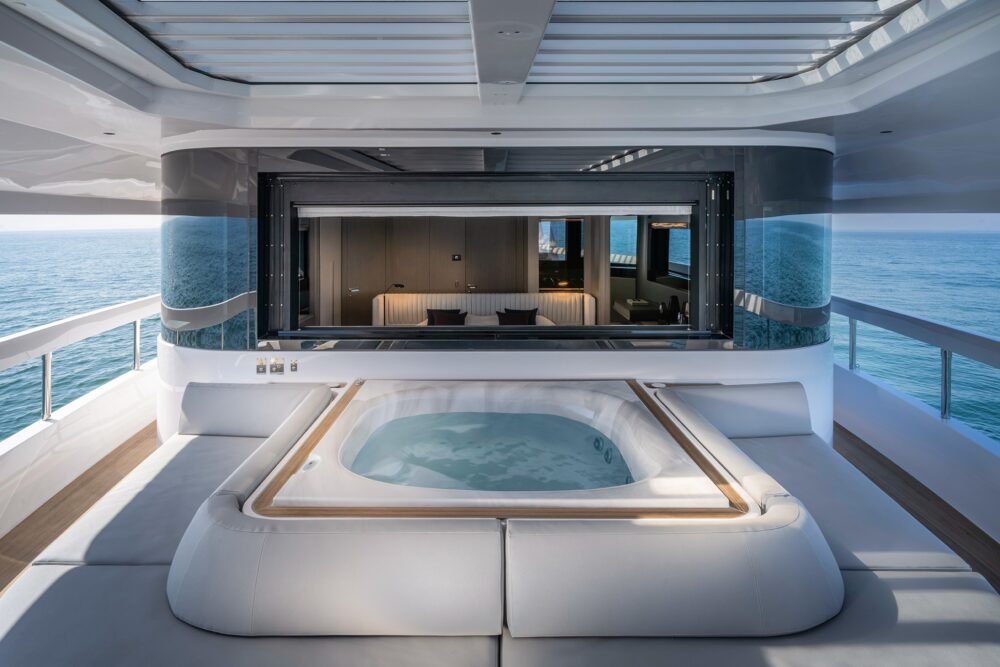 Ferretti Yachts INFYNITO 90 - Интерьер - Ferretti Yachts INFYNITO 90