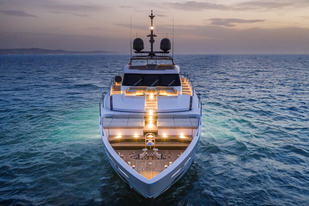 Custom Line 106 ˝QUANT˝ - Featured 