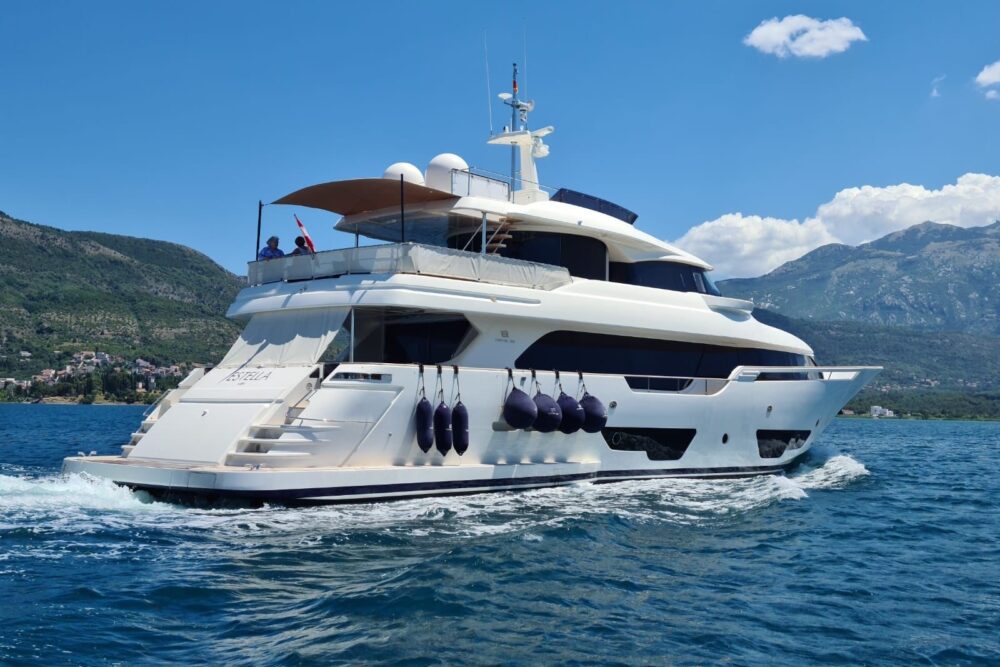 Custom Line Navetta 28 „ESTELLA III“ - Exteriér 