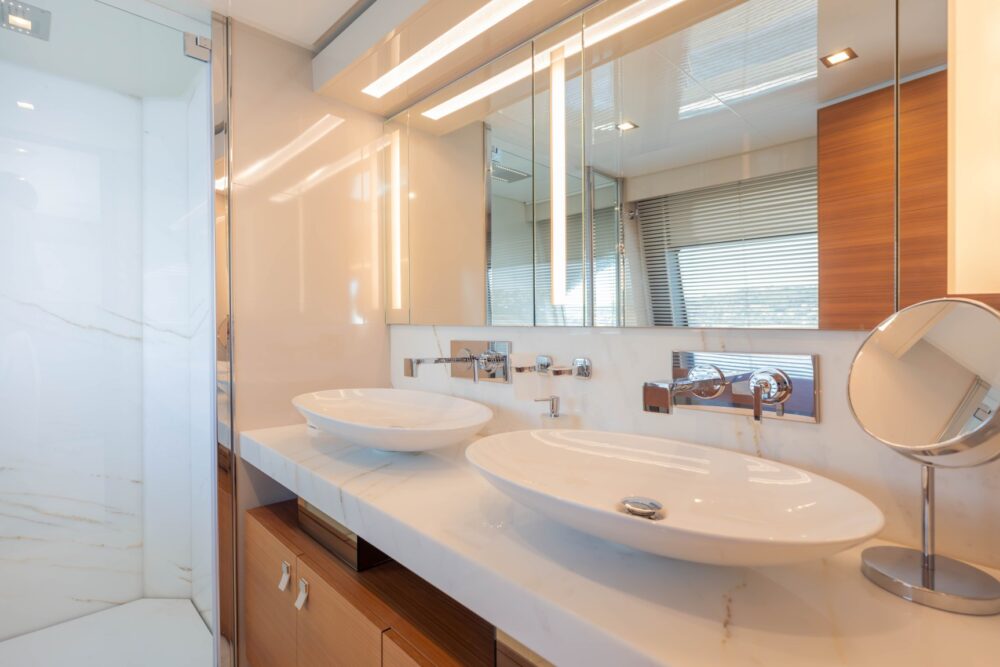 Custom Line Navetta 28 „ESTELLA III“ - Interiér 