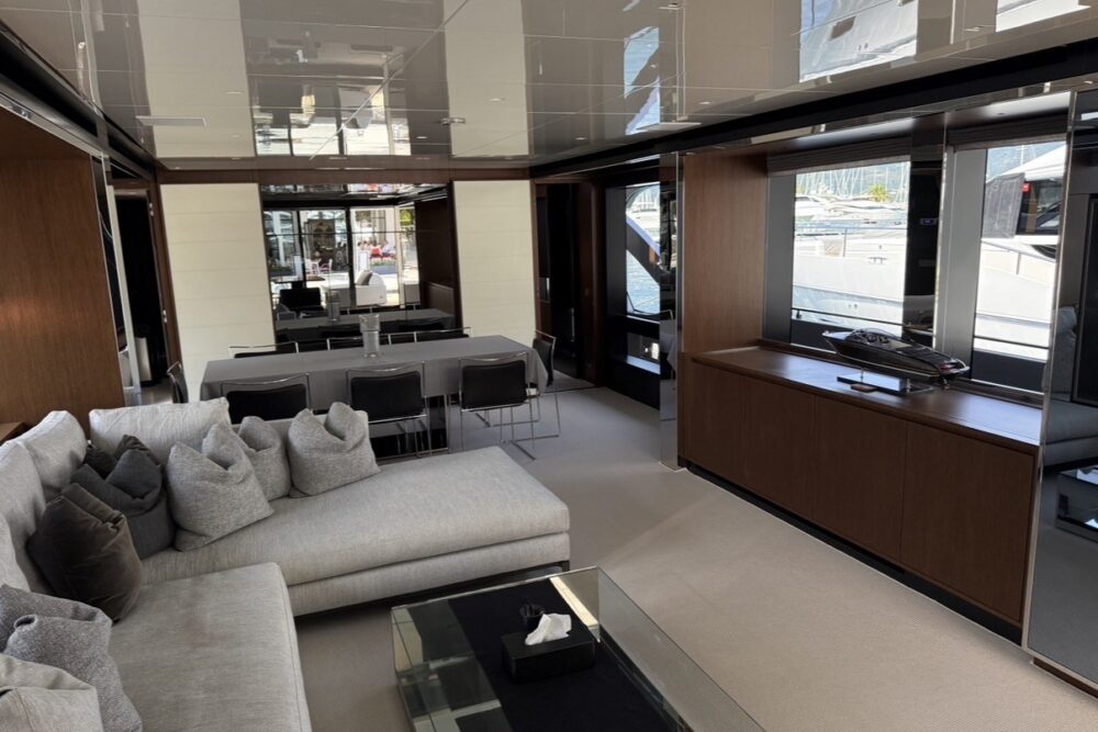 Riva 90 Argo - Interno 