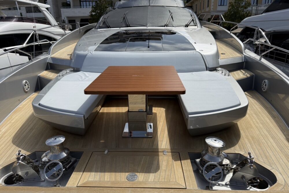 Riva 90 Argo - Esterno 