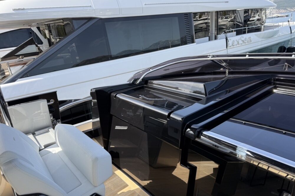 Riva 90 Argo - Esterno 