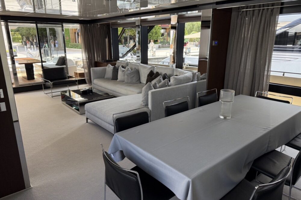 Riva 90 Argo - Interno 