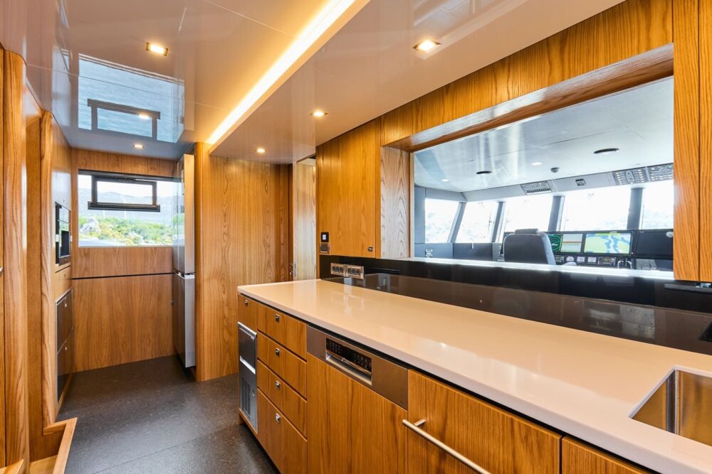 Bering 77 “VAI” - Interior 