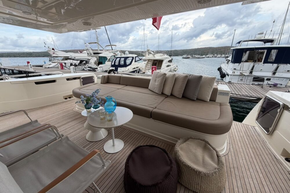 Ferretti Yachts 800 “El Sueno” - Exterior 