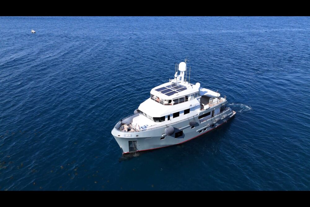 Bering 77 “VAI” - Exterior 