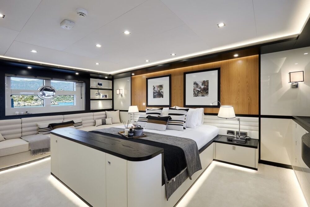 Bering 77 “VAI” - Interior 