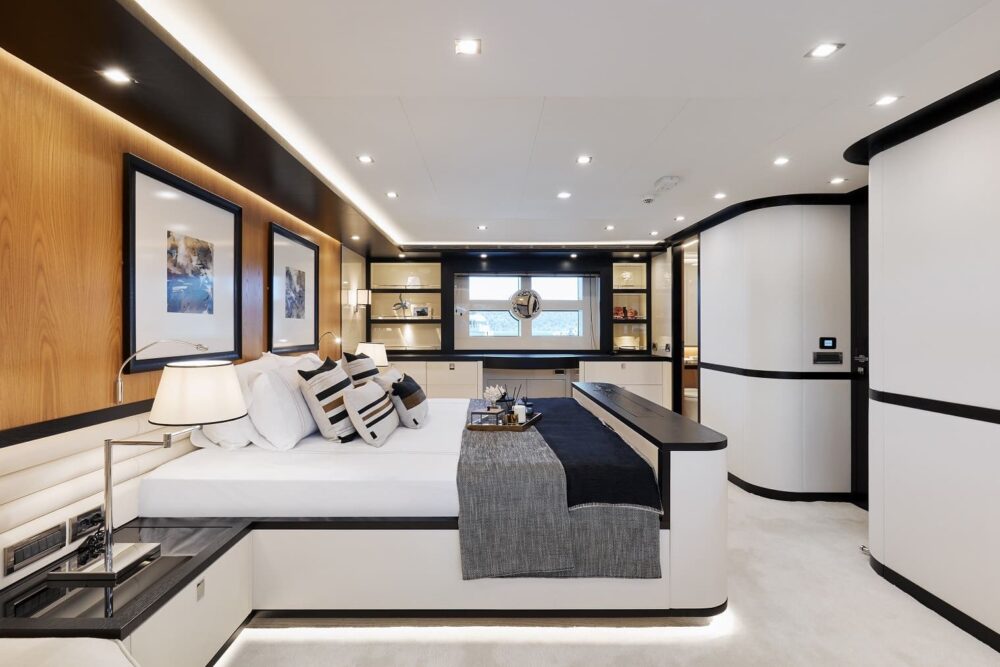 Bering 77 “VAI” - Interior 