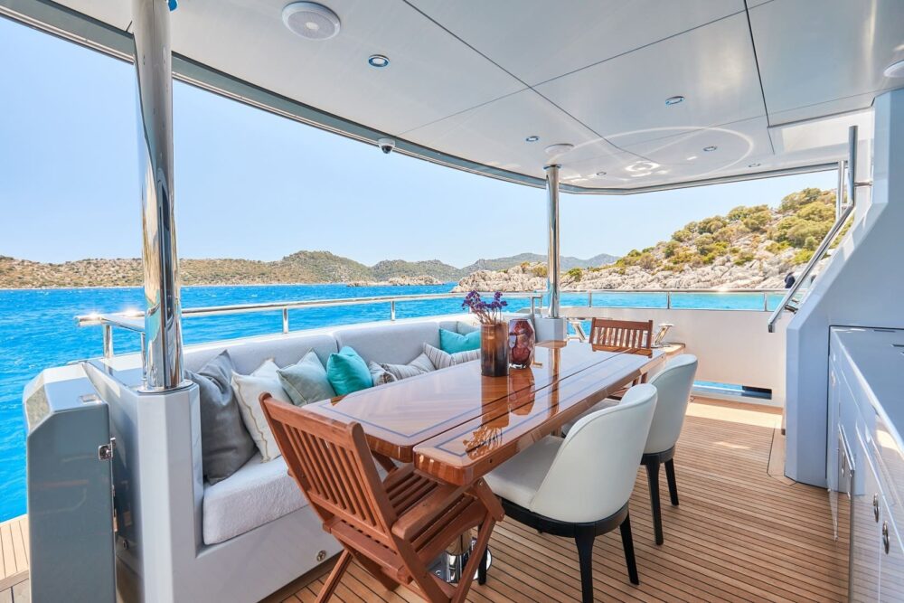 Bering 77 “VAI” - Exterior 